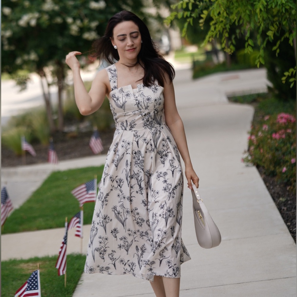 White and Gray Sleeveless Square Neck Sundress